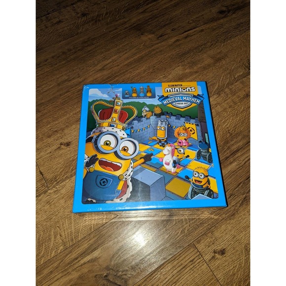 Minions: Medieval Mayhem Chess Set - 32 Chess Pieces SEALED DAMAGED BOX - Picture 2 of 6